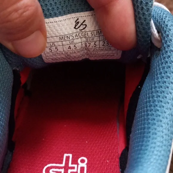 eS skate shoes size 5.5 - Picture 5 of 6